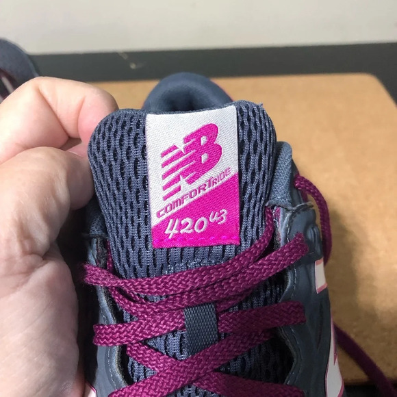 New Balance Comfort 420 Response 1.0 Grey Maroon Laces 8  Perforations Athletic - Picture 11 of 14